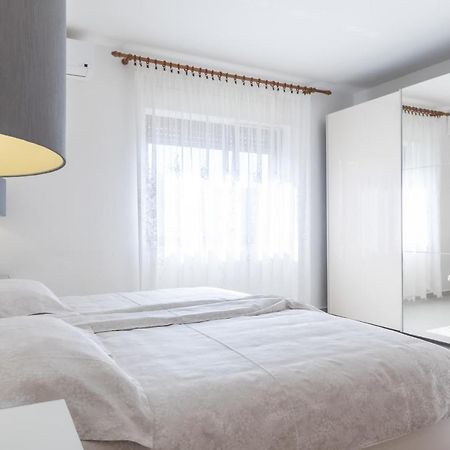 Apartments Zdenka 로비니스코 셀로 외부 사진