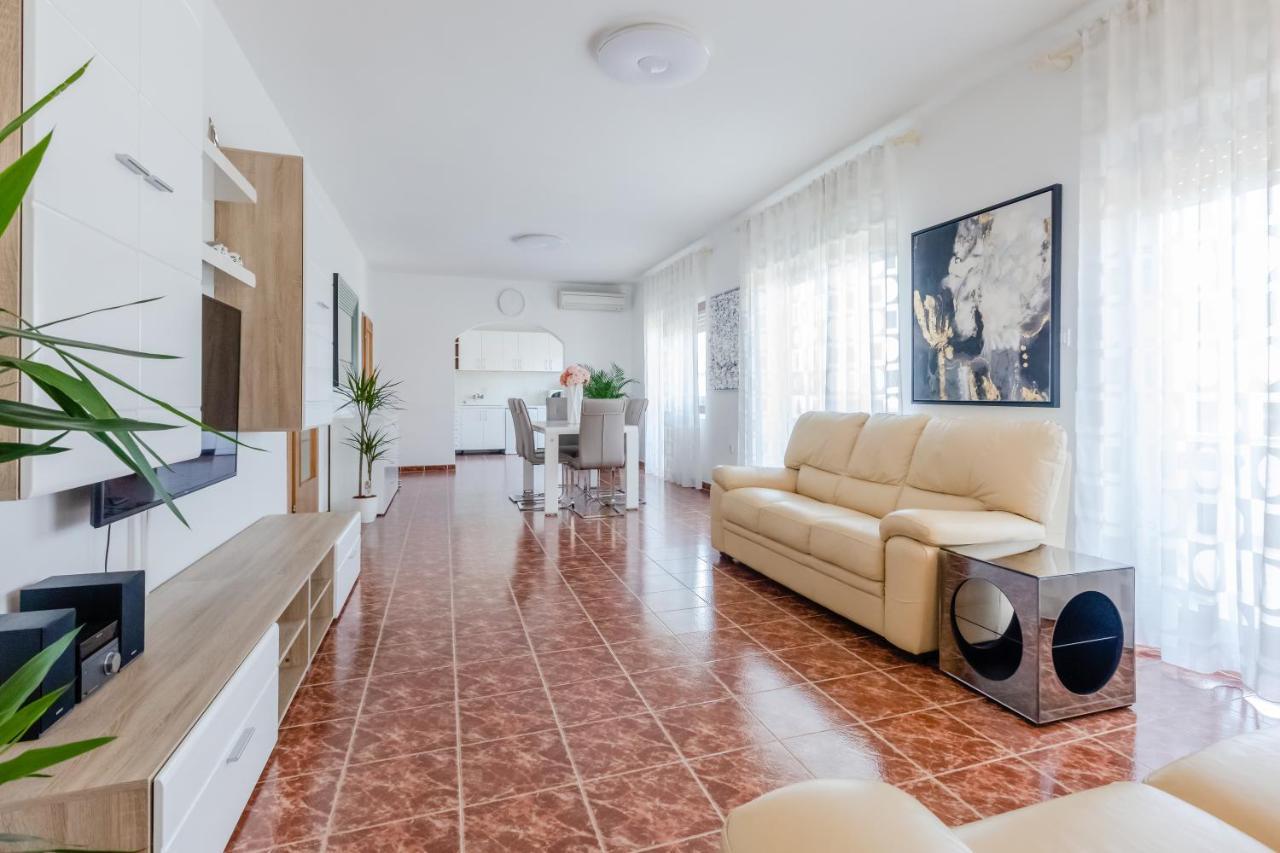Apartments Zdenka 로비니스코 셀로 외부 사진
