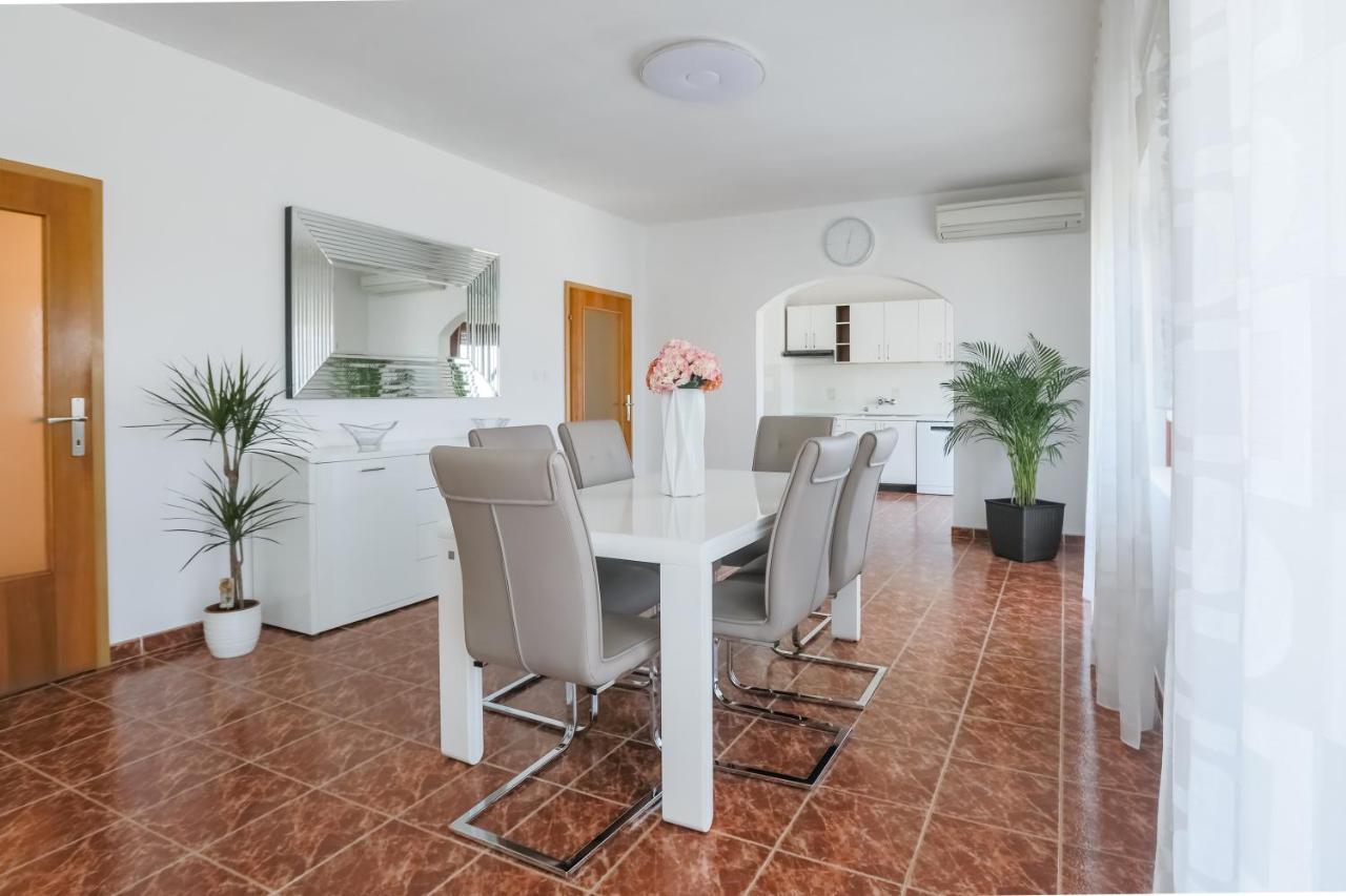 Apartments Zdenka 로비니스코 셀로 외부 사진