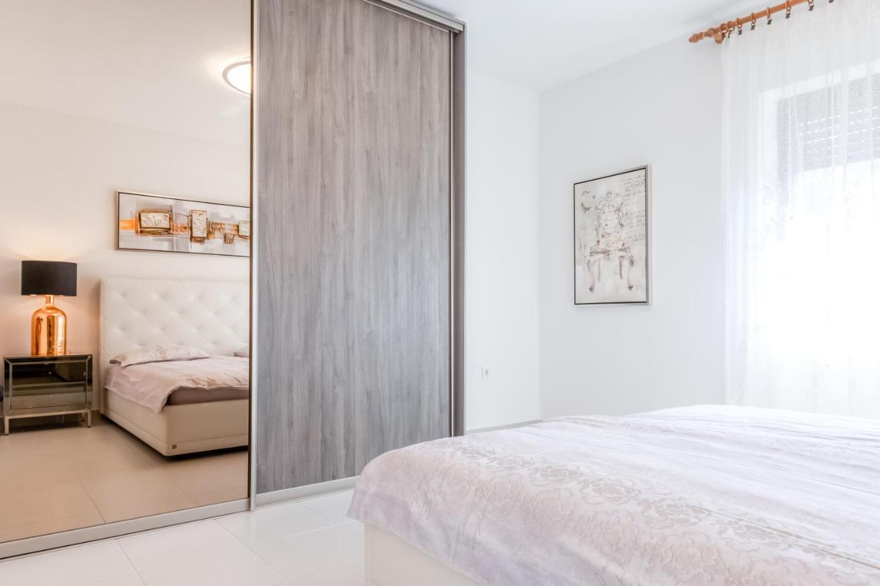 Apartments Zdenka 로비니스코 셀로 외부 사진